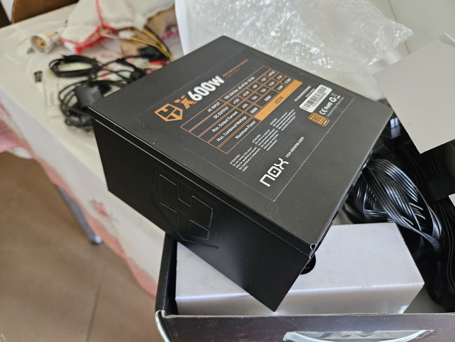 XFX RX 6600 XT + Fonte NOX Hummer 600W