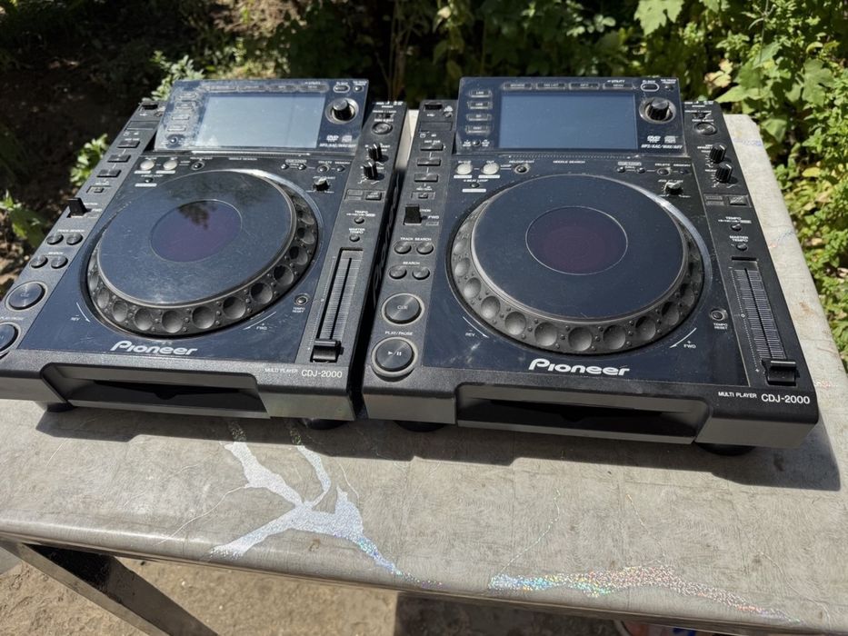 Pioneer cdj 2000 / pair