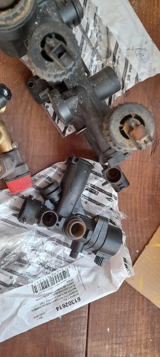 Peças semi - novas (com 2 anos de uso) para caldeira "Mural chaffoteau