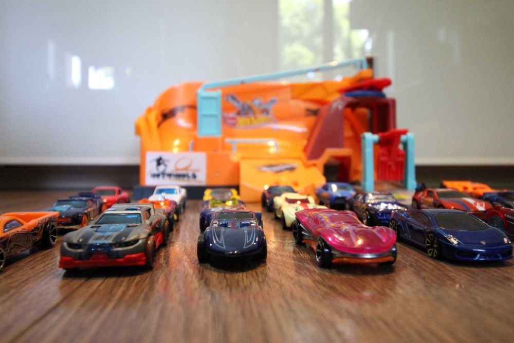 Hot Wheels City Zestaw SKATE PARK
