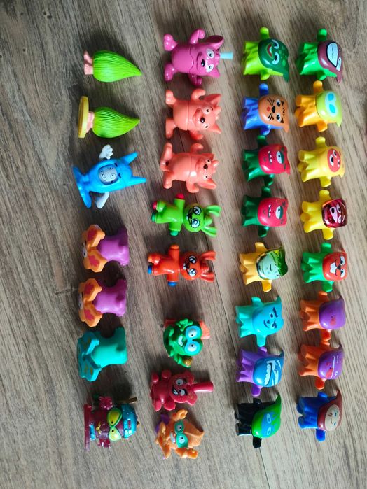 Figurki z jajek kinder