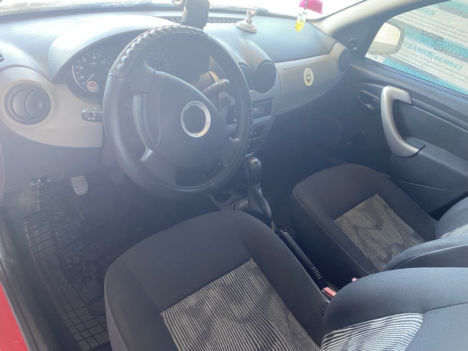 Дачія Сандеро в гарному стані