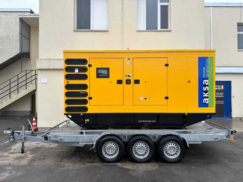 Оренда Трьохосьовий причеп з гальмами під генератор та інші вантажі