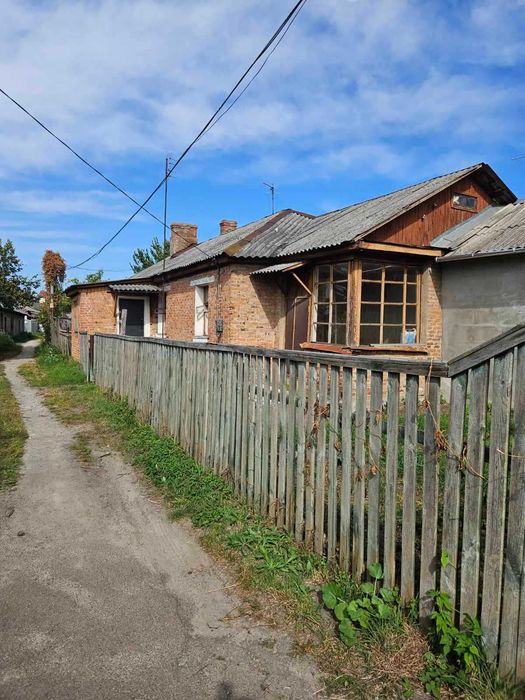 Продаємо частину будинку на Крошні