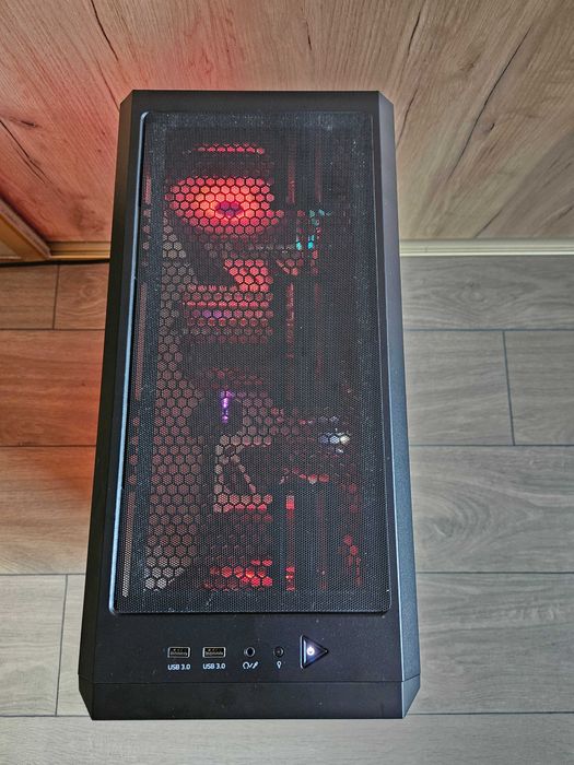 AMD Ryzen 5 5600X / 32 GB DDR4 / RX 6750 XT 12GB / 500 GB SSD / WIN 11