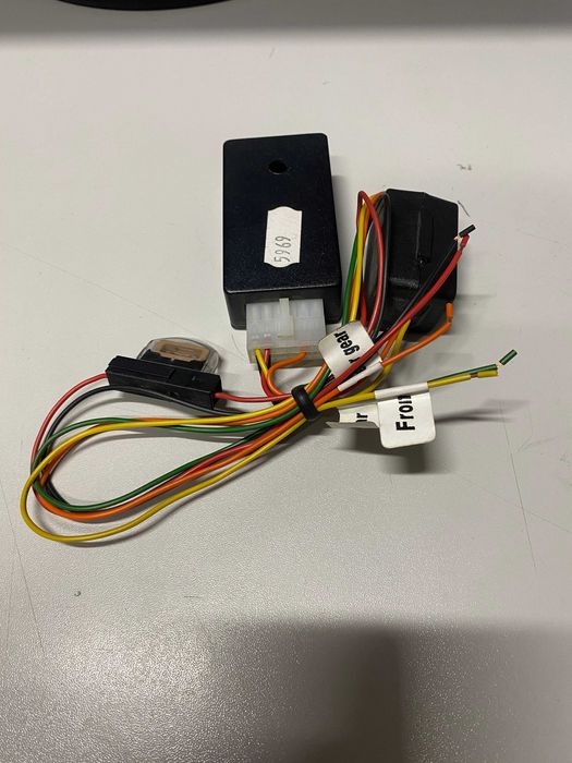 Moduł przełączania kamer cofania - przód / tył EM-AUDIO Tomaszów Lub