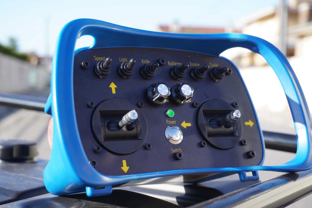 Destroçadora de martelos Telecomandado 18 CV 459 CC