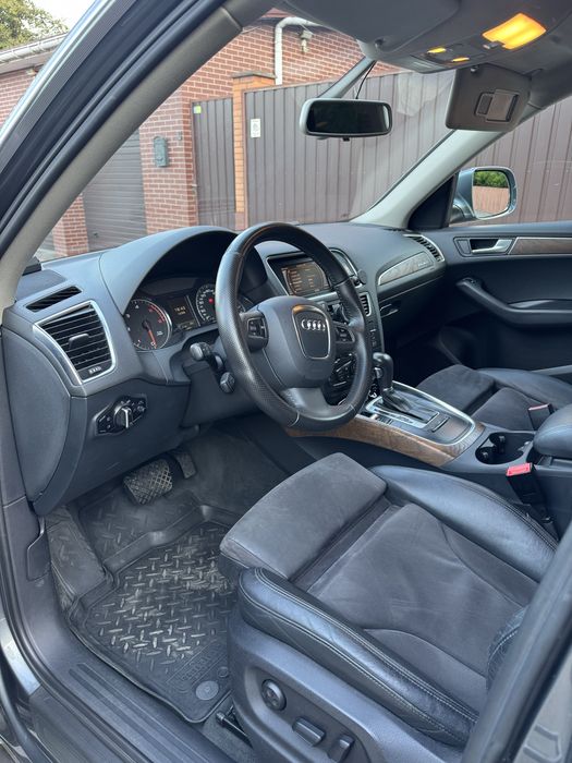 Audi Q5 2012 2л дизель Quattro