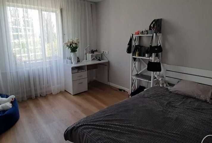 3-кімнатна квартира 74 м² з євроремонтом . Район 1-ї міської лікарні