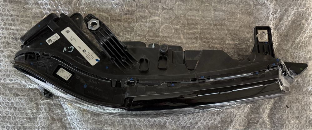 Фара ДХО права на BMW X7 G07 LCI USA 63115A40897
