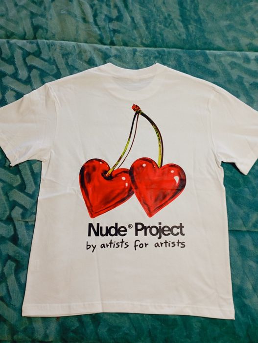 T shirt nude project