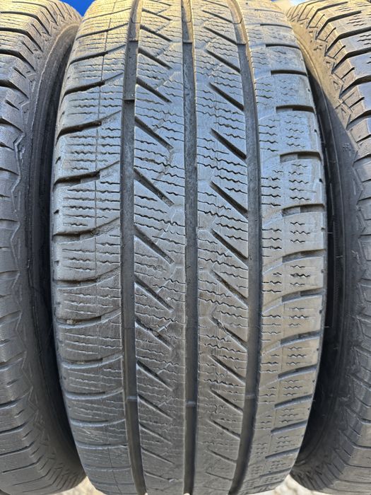 235/65R16C Goodyear Vector 4Seasons Cargo 4шт 2023-2024рік