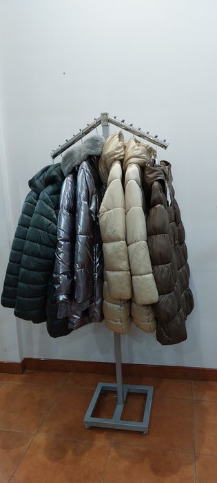 Вішалка підлогова пересувна