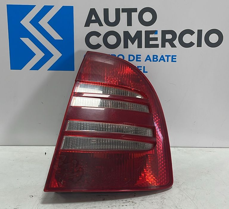 FAROLIM TRASEIRO DIREITO SKODA SUPERB I (3U4) [01-08]