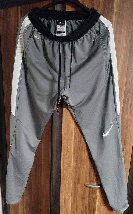 Joggersy męskie Nike rozmiar S stan idealny
