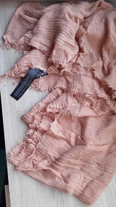 Lenço rosa grande zara