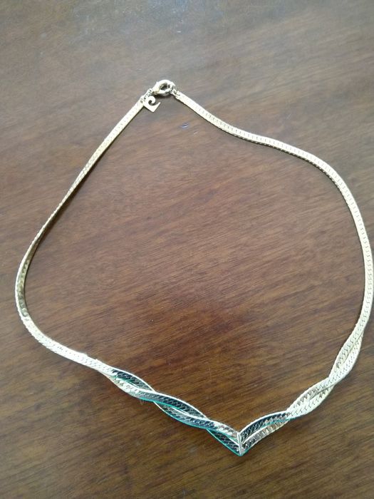 Vendo 5 gargantilhas novas