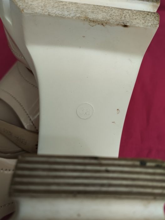 Босоножки женские 38 размер.