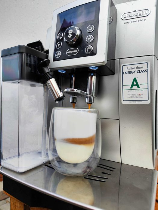 Кавомашина кофемашина Delonghi cappuccino ECAM 23.460 новий молочник