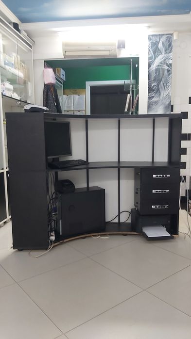 Стойка ресепшн, витрины, стеллажи торговые