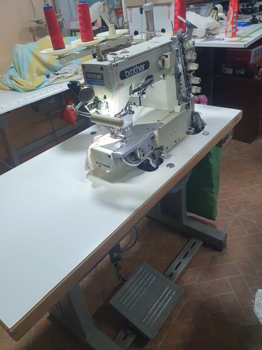 Maquina de bainhas usada brother