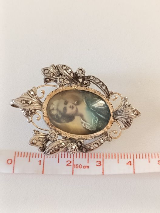 Antigo alfinete pendente em prata e ouro