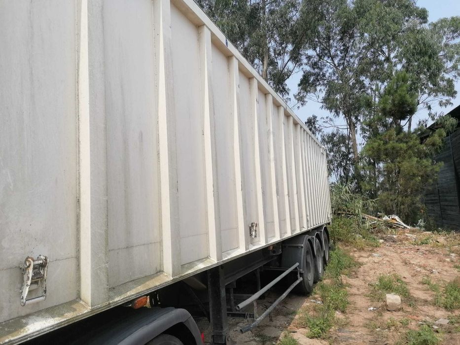 Vende Reboque em Bom Estado , pronto a laborar