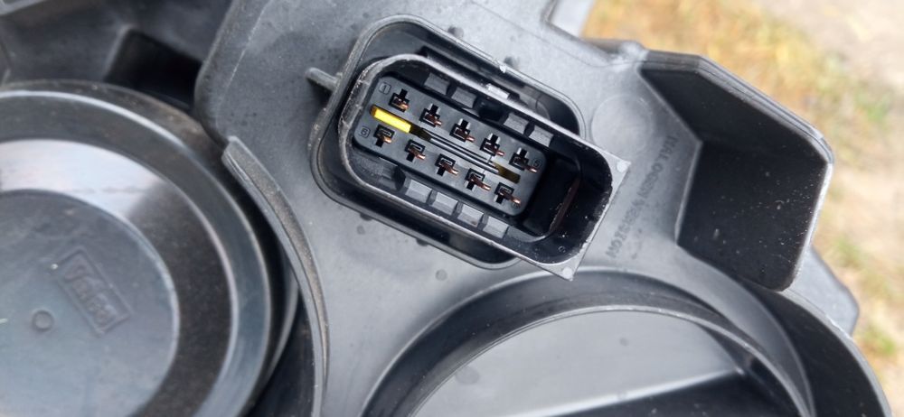 Peugeot Partner 4 IV Toyota Proace City Opel Combo Reflektor prawy