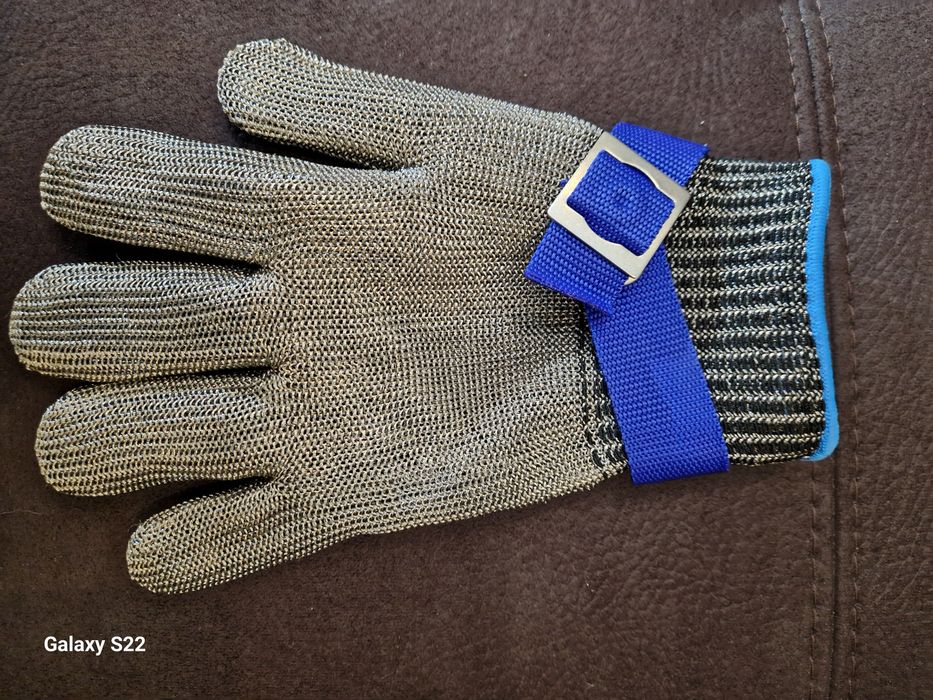 Luva de aço para corte de carnes