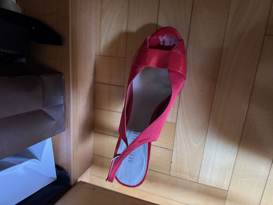 Czerwone wygodne pantofelki