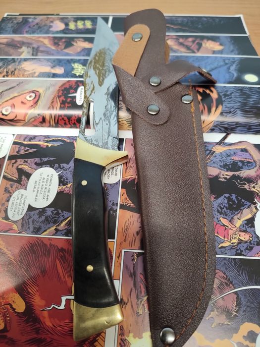 Nóż z grawerem wilkołaka