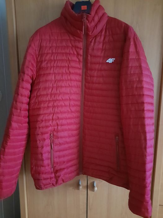 Piękna czerwona, męska kurtka 4F, rozmiar XXL, jesienno-zimowa.