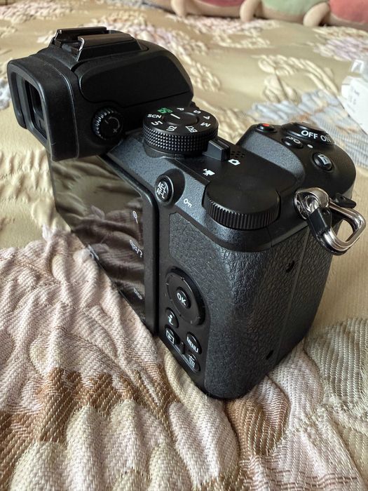 Камера NIKON Z50 BODY, без об'єктива, ідеальний стан, лічильник 4026, батарея та зарядне в комплекті, 31 мова