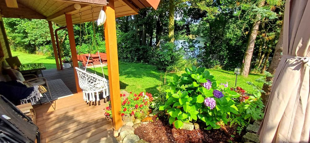 Domek na Kaszubach z balią/jacuzzi nad jeziorem bez sąsiadów.