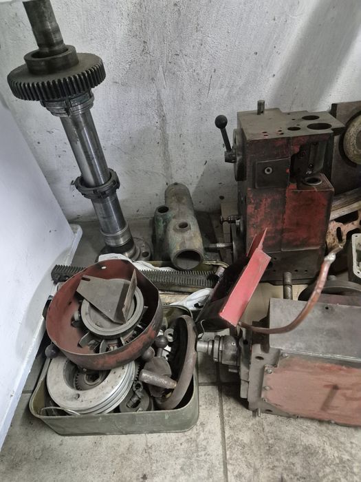 Токарний станок 1м61