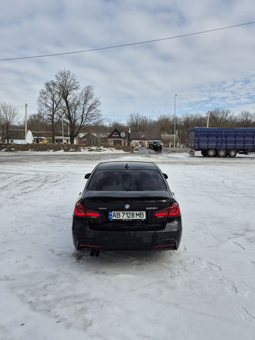 BMW f30 328ix 2015 року