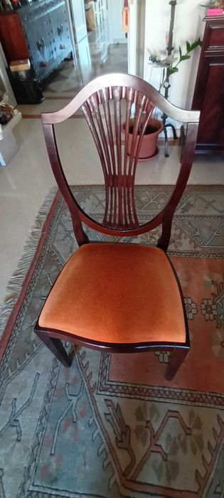 mesa e 6 cadeiras de sala de jantar