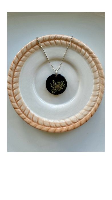 Zawieszka „fleur atomique” biżuteria handmade żywica srebro