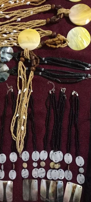 Colares, vendo, joias,revenda