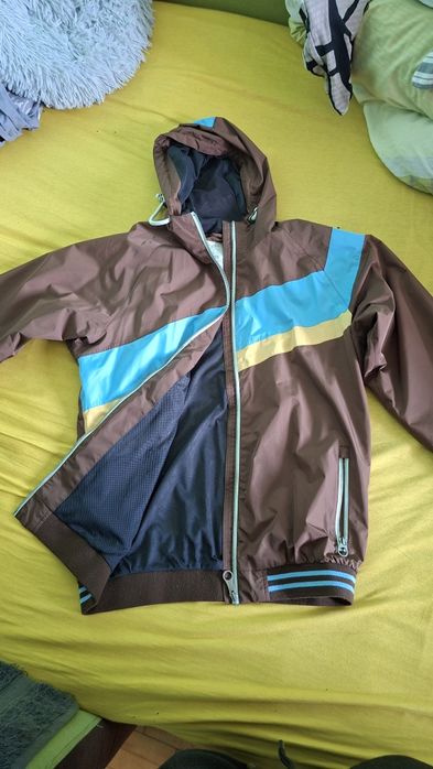 Продам куртку весна-літо