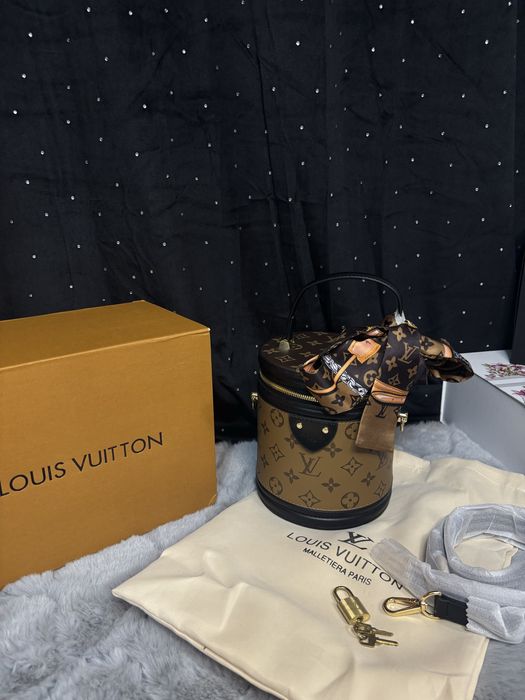 Nowa torebka z workiem i pudelkiem Louis Vuitton