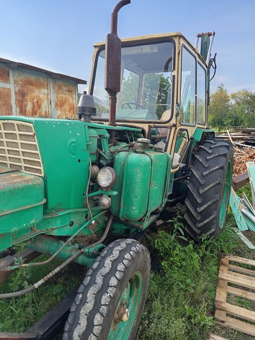 Екскаватор ЮМЗ 6