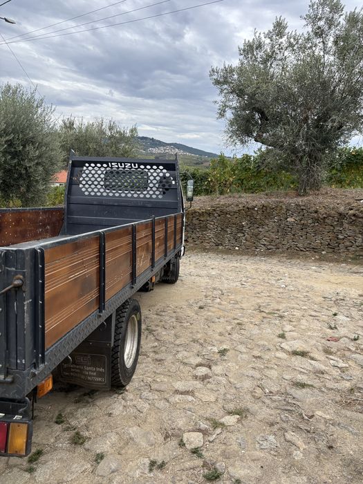 Isuzu NKR 3.0 em óptimo estado