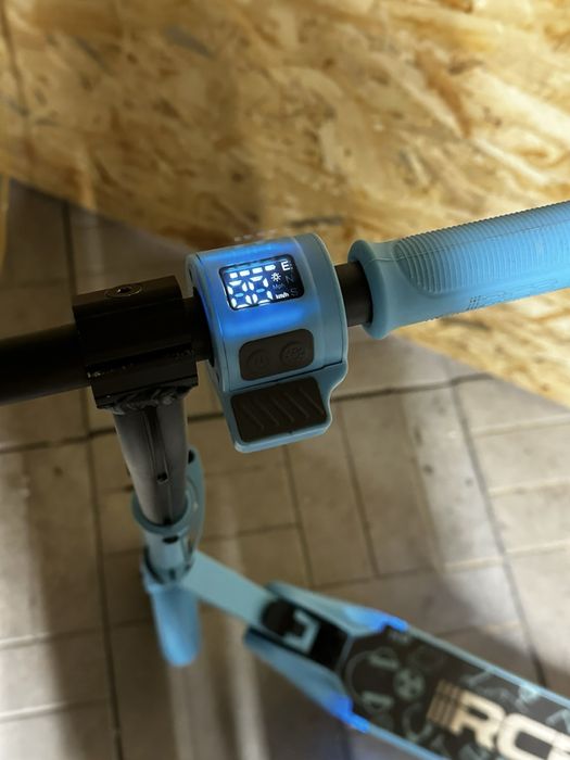 Дитячий електросамокат RCB