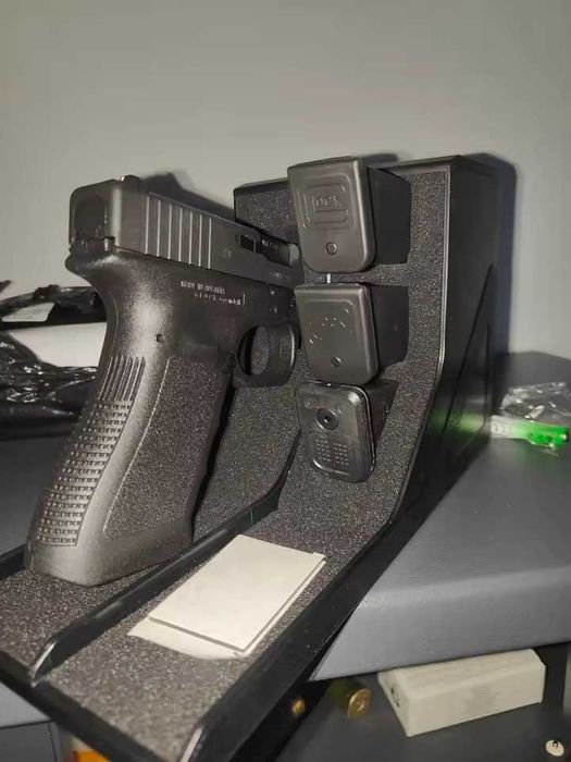 Uniwersalny organizer, stojak ochronny M-Twin na pistolet.