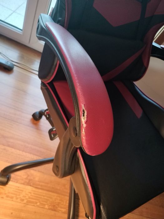 Cadeira gaming com almofada de massagens