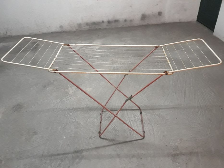 Estendal / Varão de chão