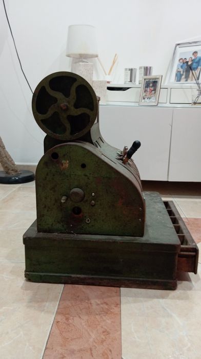 Caixa registadora Nacional antiga