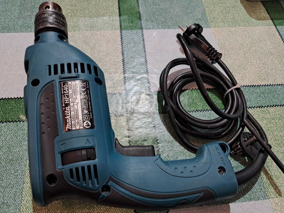 электро дрель makita HP1640 Как новая