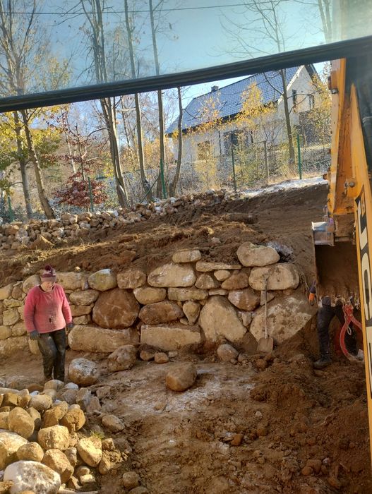 Usługi Koparko-ładowarką , Młot ,Mini Koparka 2.5 t